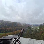 Burg & Tal Panorama Apartman